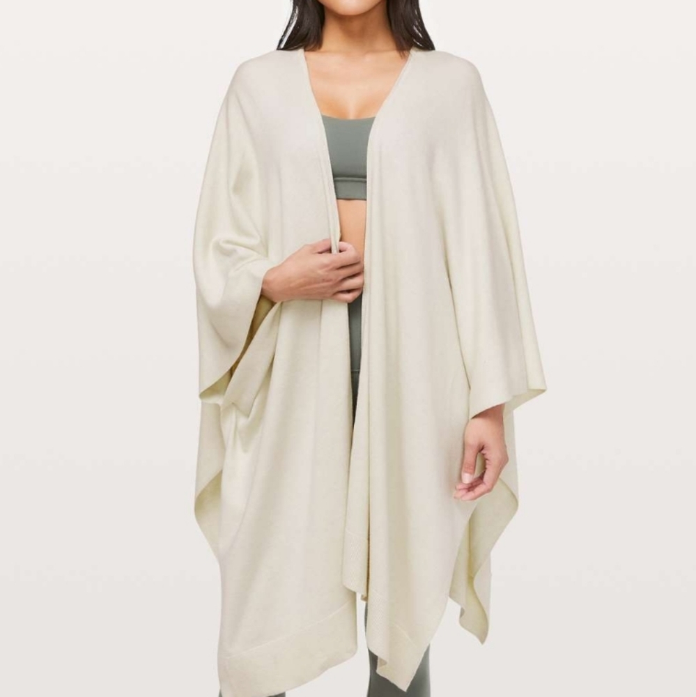 Lululemon Free to Coast Wrap